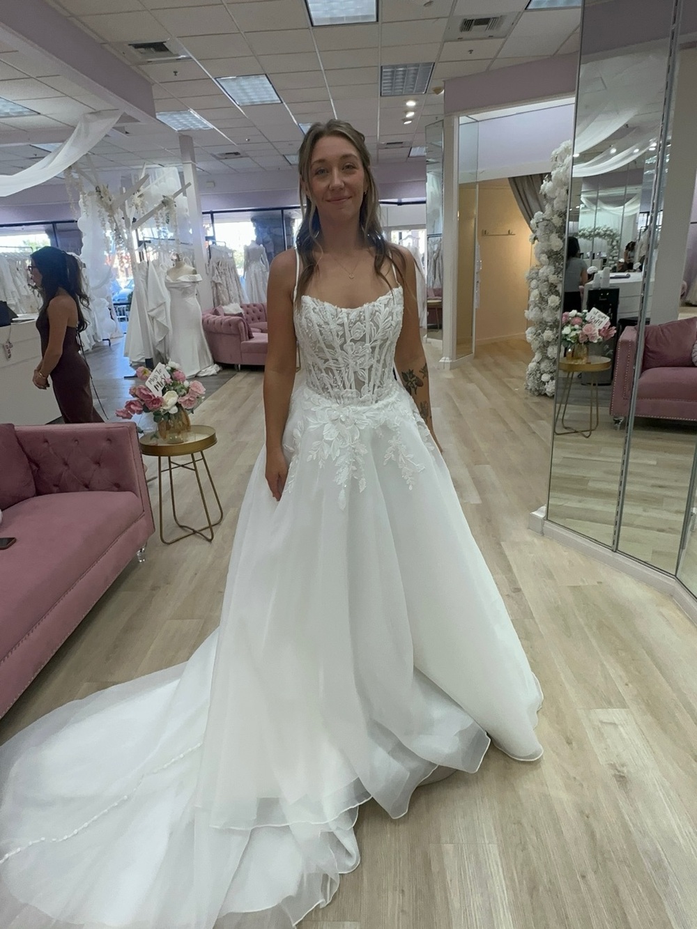 White Lace Appliqué Ball Gown Wedding Dress